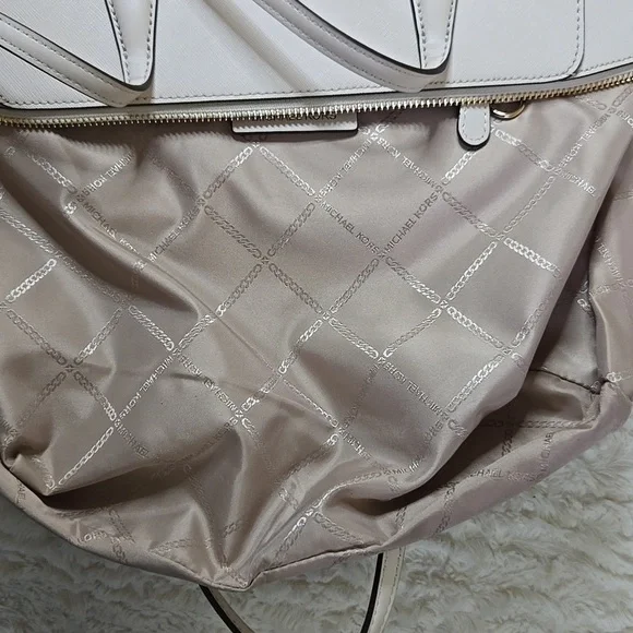 Michael Kors White Tote with Bear Charm Added EUC LIKE NEW - Picture 10 of 13